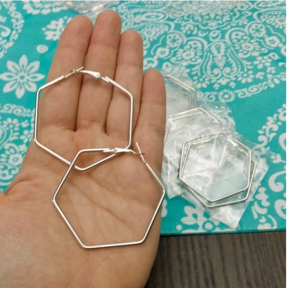 NEW!๐๐ROSE!๐๐GOLDEN! HEXAGON HOOPS!๐๐MODERN! - Picture 3 of 7